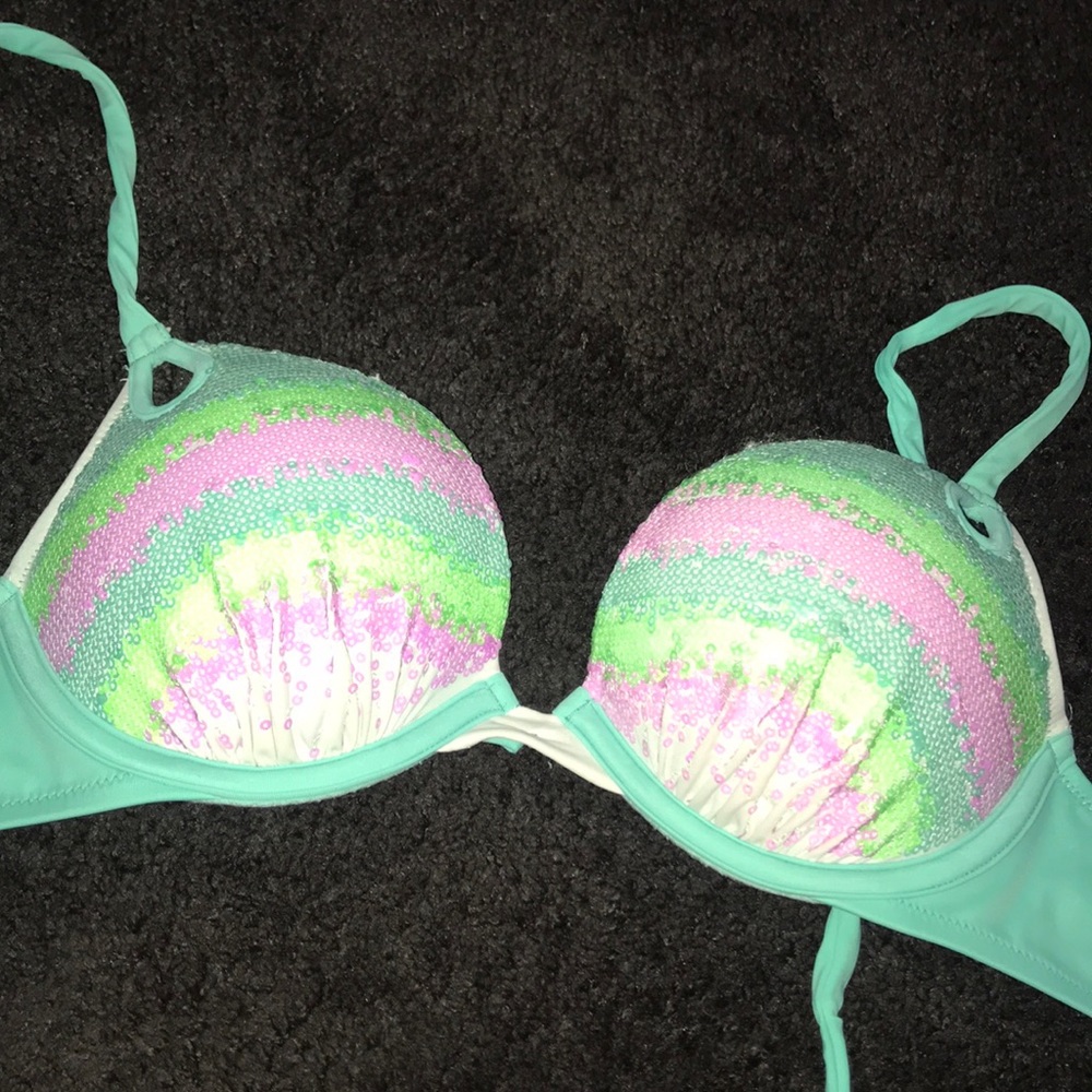 Val’s swim top